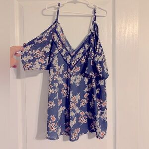 Women’s off shoulder top. Size small.   Worn once